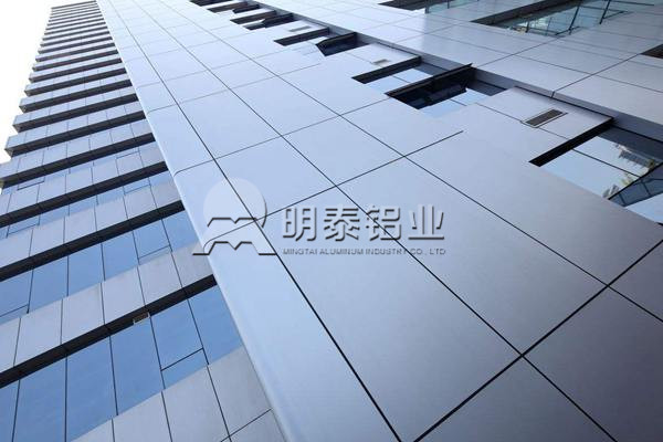 鋁塑板用鋁箔基材厚度一般是多少絲？鋁箔生產廠家哪家好？