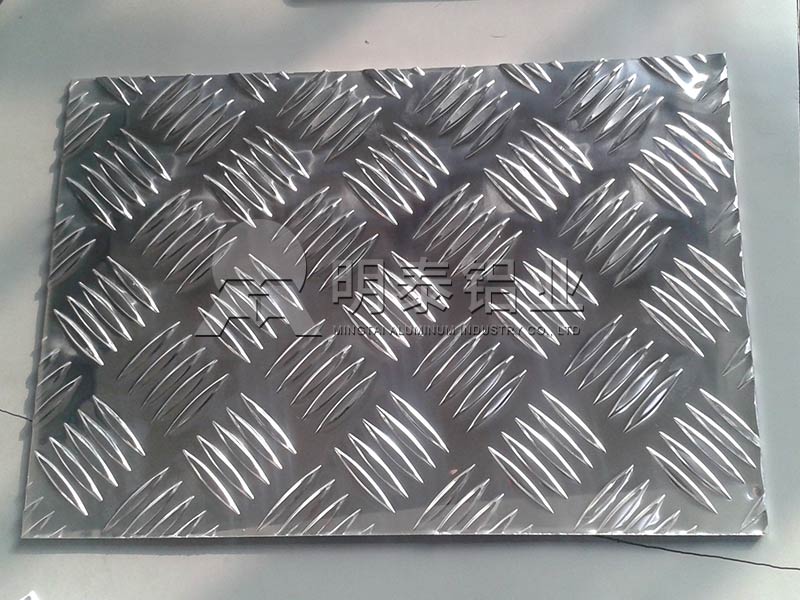 車廂用花紋鋁板合金規(guī)格有哪些？不同花紋板價格不同