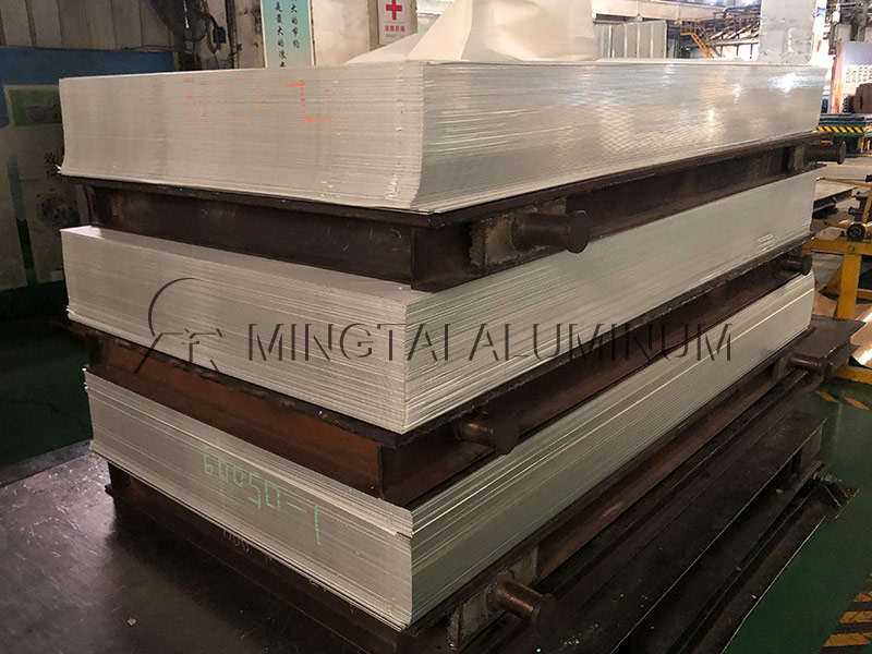 食品模具用鋁板對(duì)于中厚鋁板衛(wèi)生標(biāo)準(zhǔn)有啥要求? 食品模具用鋁板對(duì)于中厚鋁板衛(wèi)生標(biāo)準(zhǔn)有啥要求?